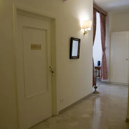 Piccinni House Pensjonat *