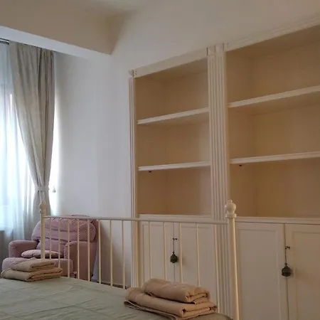 Piccinni House ゲストハウス バーリ