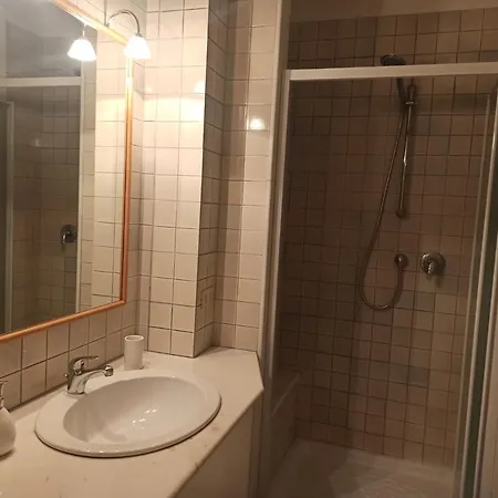 Piccinni House ゲストハウス バーリ