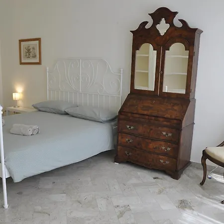 Piccinni House Pensión